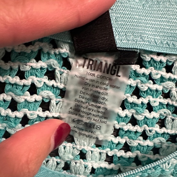 Triangl Swimwear Aqua Crochet Coverup Size M/L with pouch - Picture 4 of 6